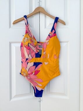 Trina Turk One Piece Swim SIZE 10 Breeze Plunge Floral Print